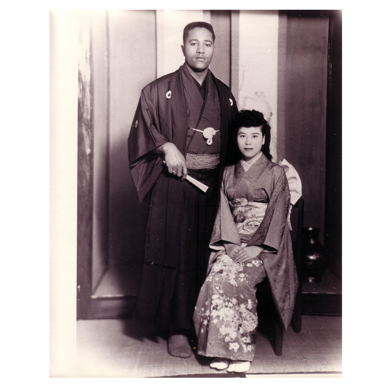 Sumi Ogita and Willie Brown in traditional Japanese clothing.