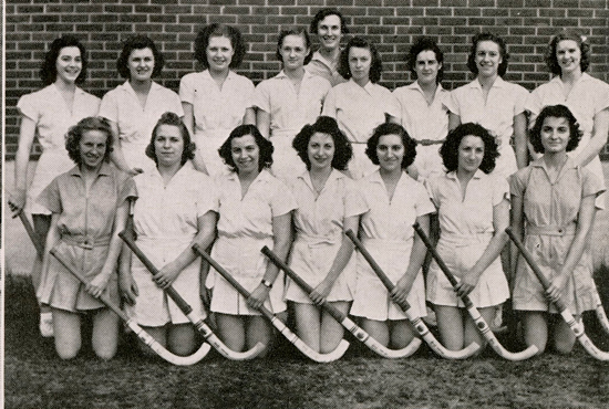 Image of a women's field hockey team